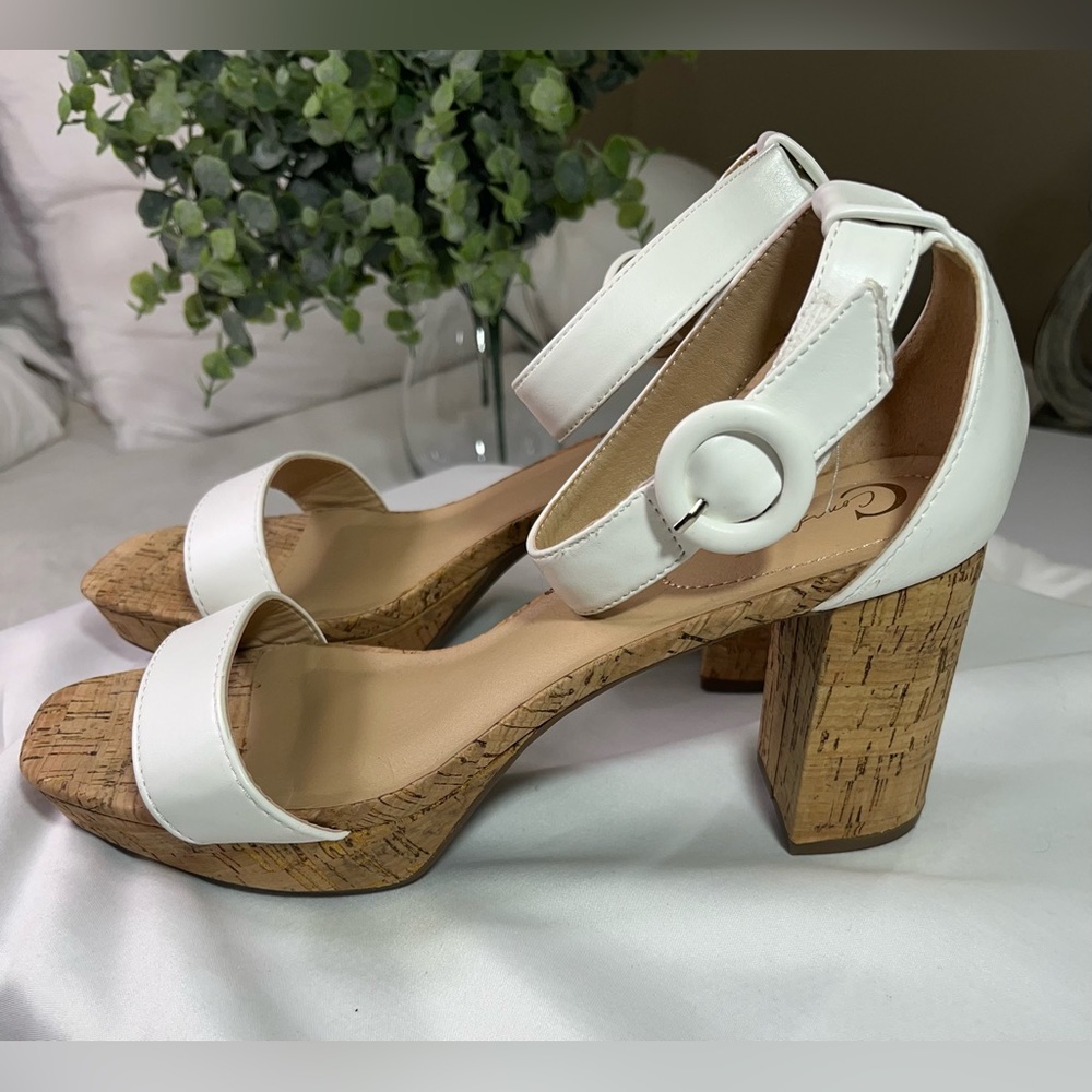 Cato Est. 1946 White Cork Block Heel with Velcro Fasten Strap Women’s Size 9